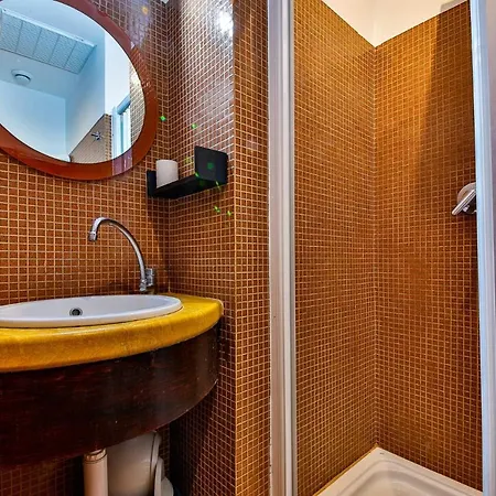 Konukevi E-room 42