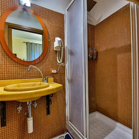 Vendégház E-room 42 *