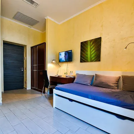 E-room 42 בית הארחה
