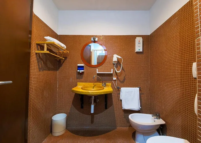 E-room 42 Πανσιόν 3*