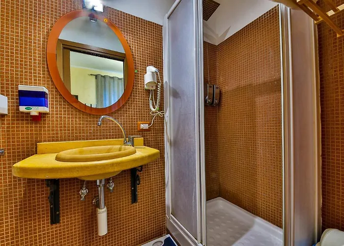 Πανσιόν E-room 42 3*